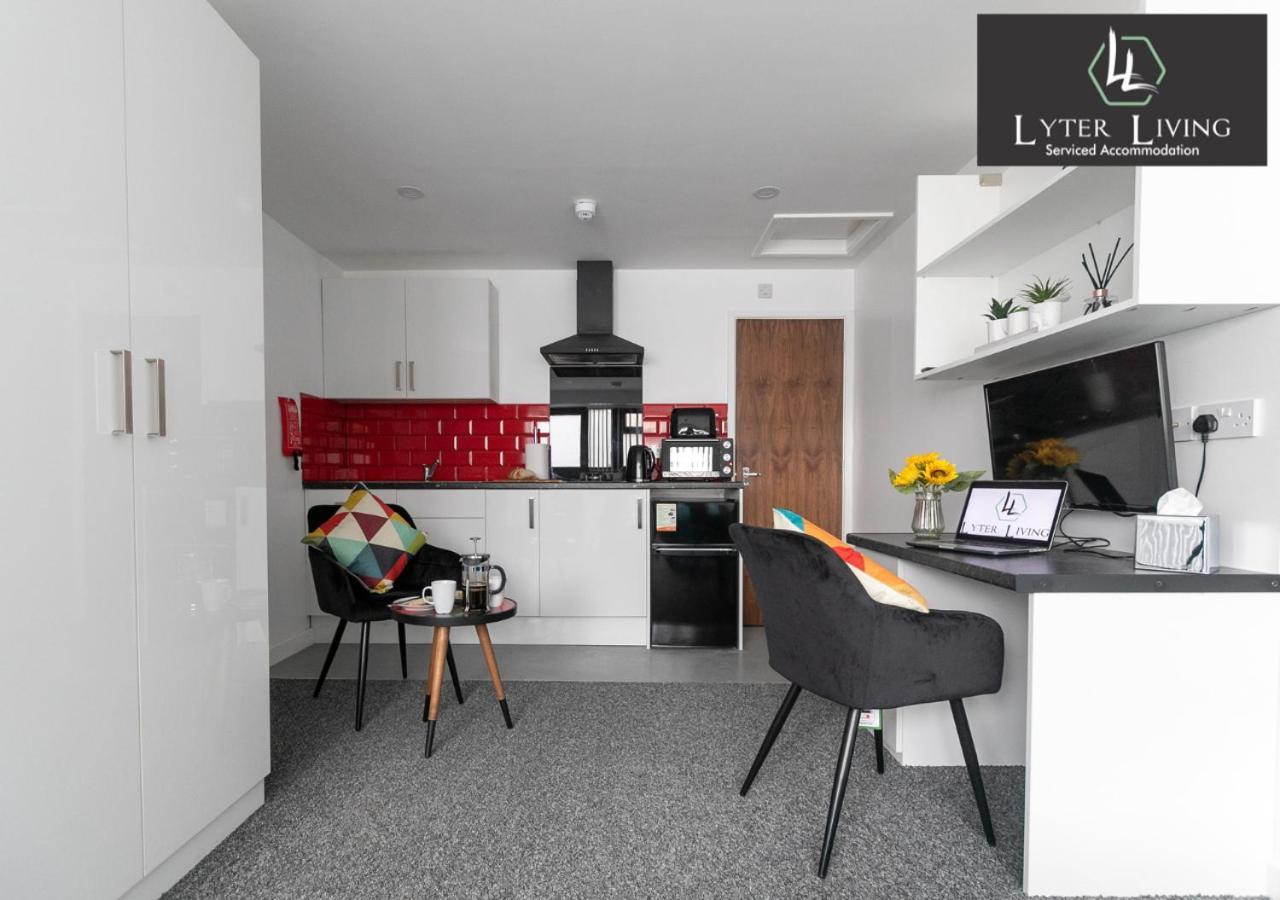 Studio Apartments By Lyter Living Desks & Wifi - Monthly Stays Available 莱切斯特 外观 照片