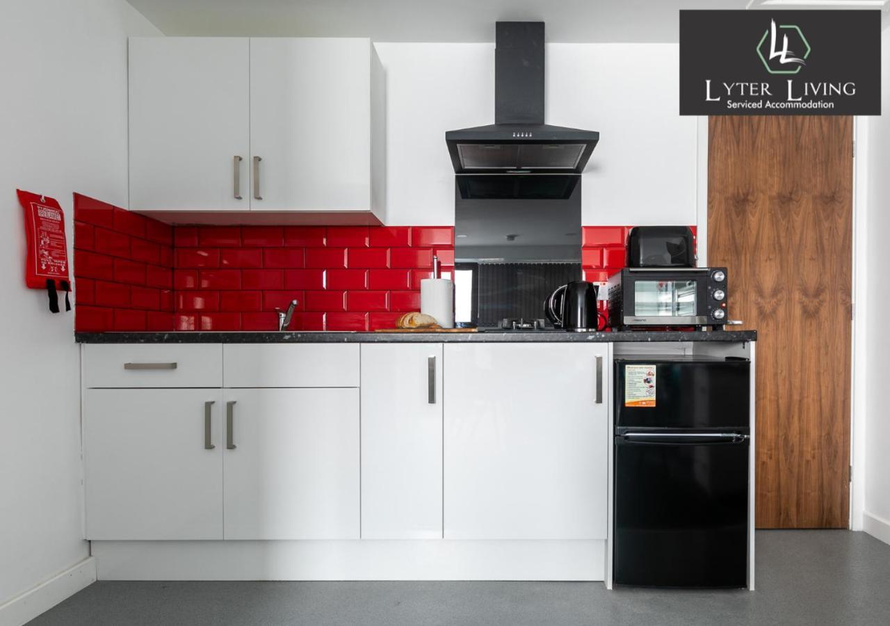 Studio Apartments By Lyter Living Desks & Wifi - Monthly Stays Available 莱切斯特 外观 照片