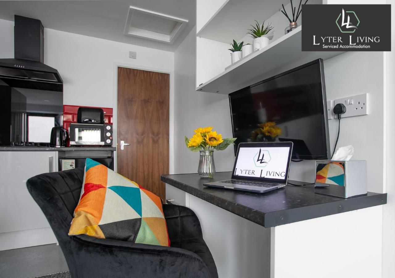 Studio Apartments By Lyter Living Desks & Wifi - Monthly Stays Available 莱切斯特 外观 照片