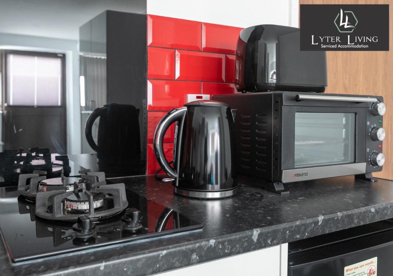 Studio Apartments By Lyter Living Desks & Wifi - Monthly Stays Available 莱切斯特 外观 照片