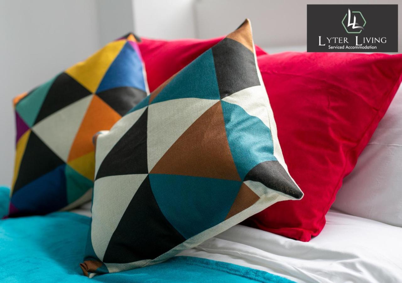 Studio Apartments By Lyter Living Desks & Wifi - Monthly Stays Available 莱切斯特 外观 照片