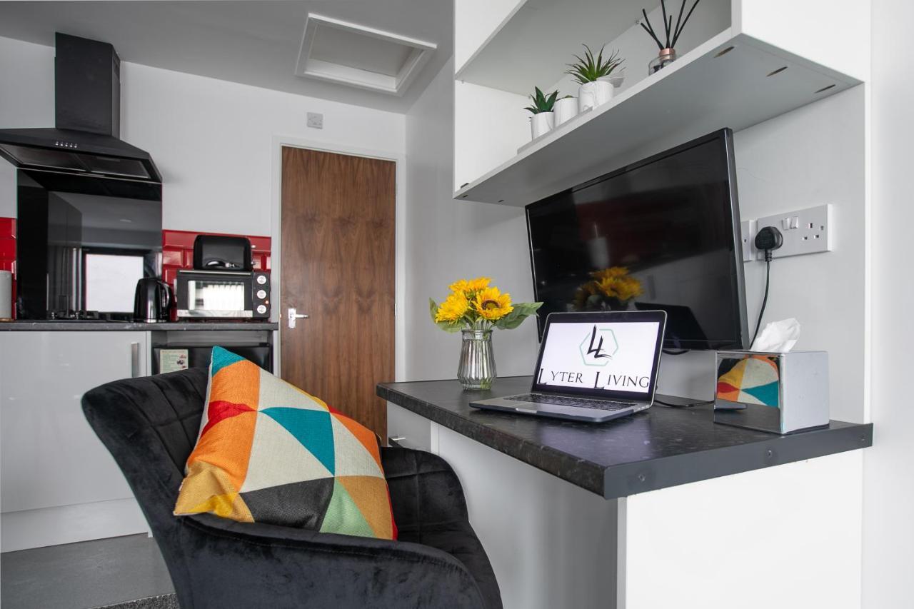 Studio Apartments By Lyter Living Desks & Wifi - Monthly Stays Available 莱切斯特 外观 照片