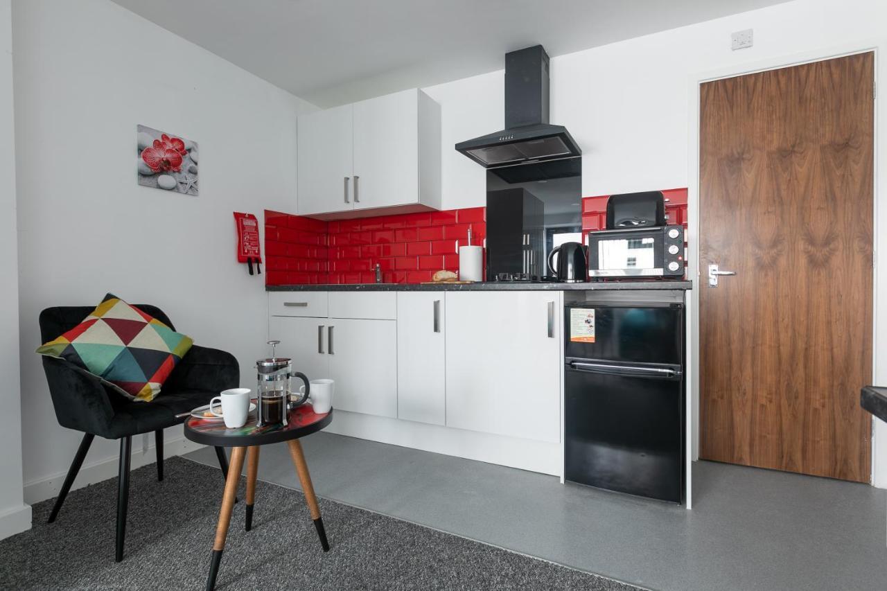 Studio Apartments By Lyter Living Desks & Wifi - Monthly Stays Available 莱切斯特 外观 照片
