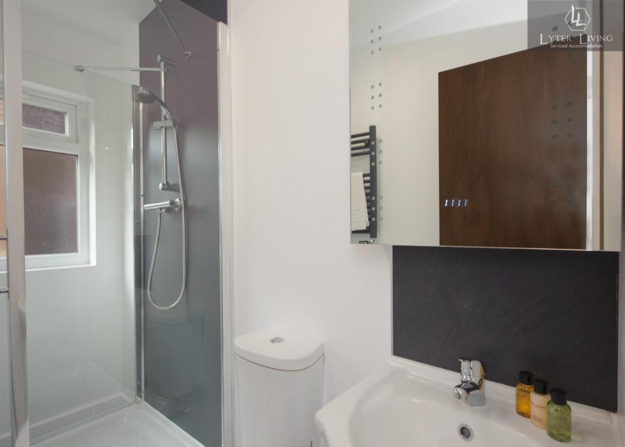 Studio Apartments By Lyter Living Desks & Wifi - Monthly Stays Available 莱切斯特 外观 照片