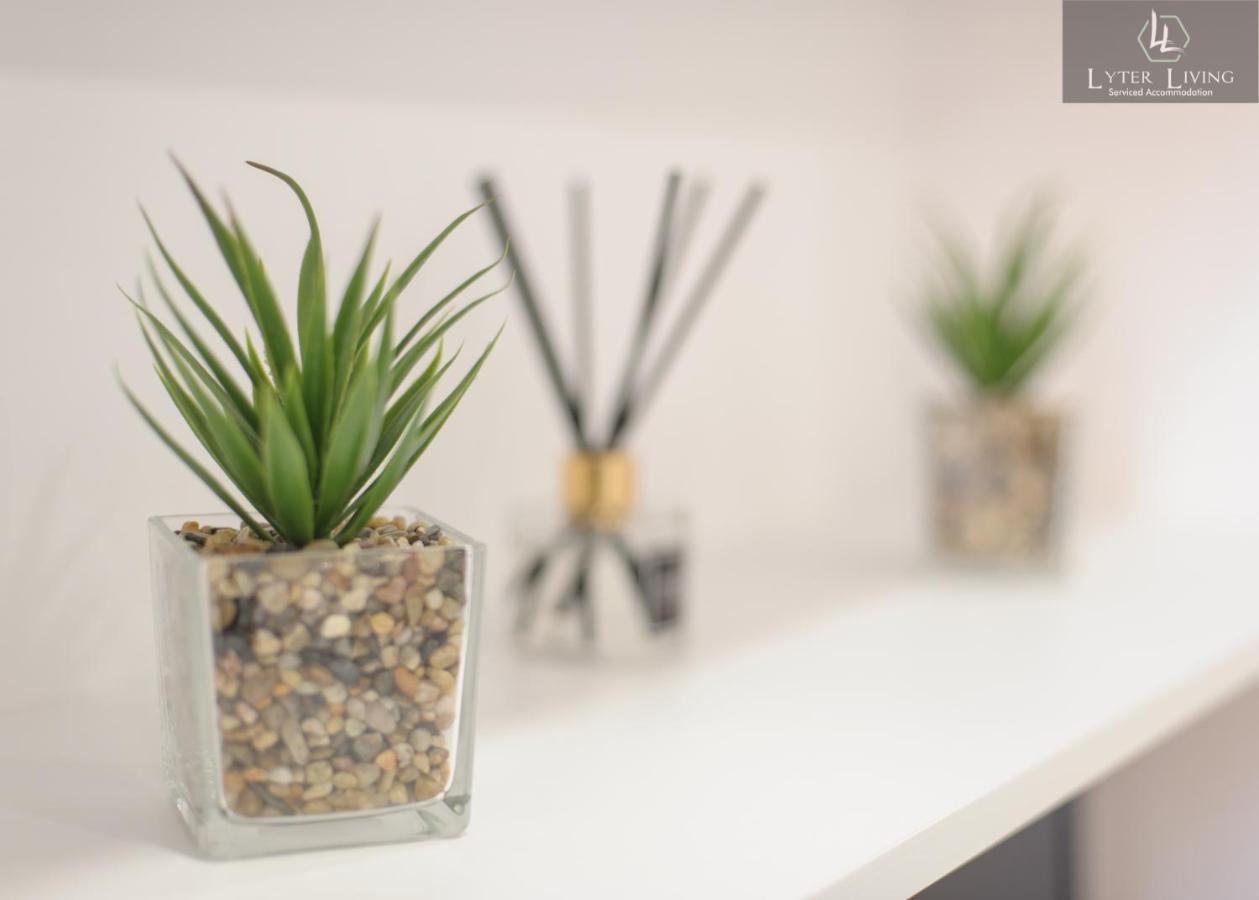 Studio Apartments By Lyter Living Desks & Wifi - Monthly Stays Available 莱切斯特 外观 照片