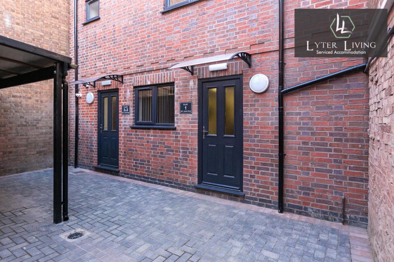 Studio Apartments By Lyter Living Desks & Wifi - Monthly Stays Available 莱切斯特 外观 照片